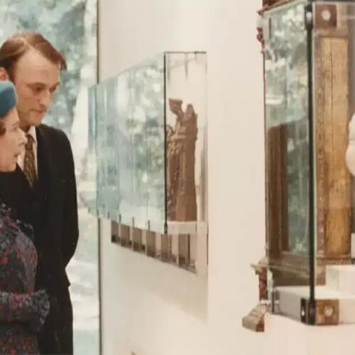 Queen Visiting Scottish Antiques