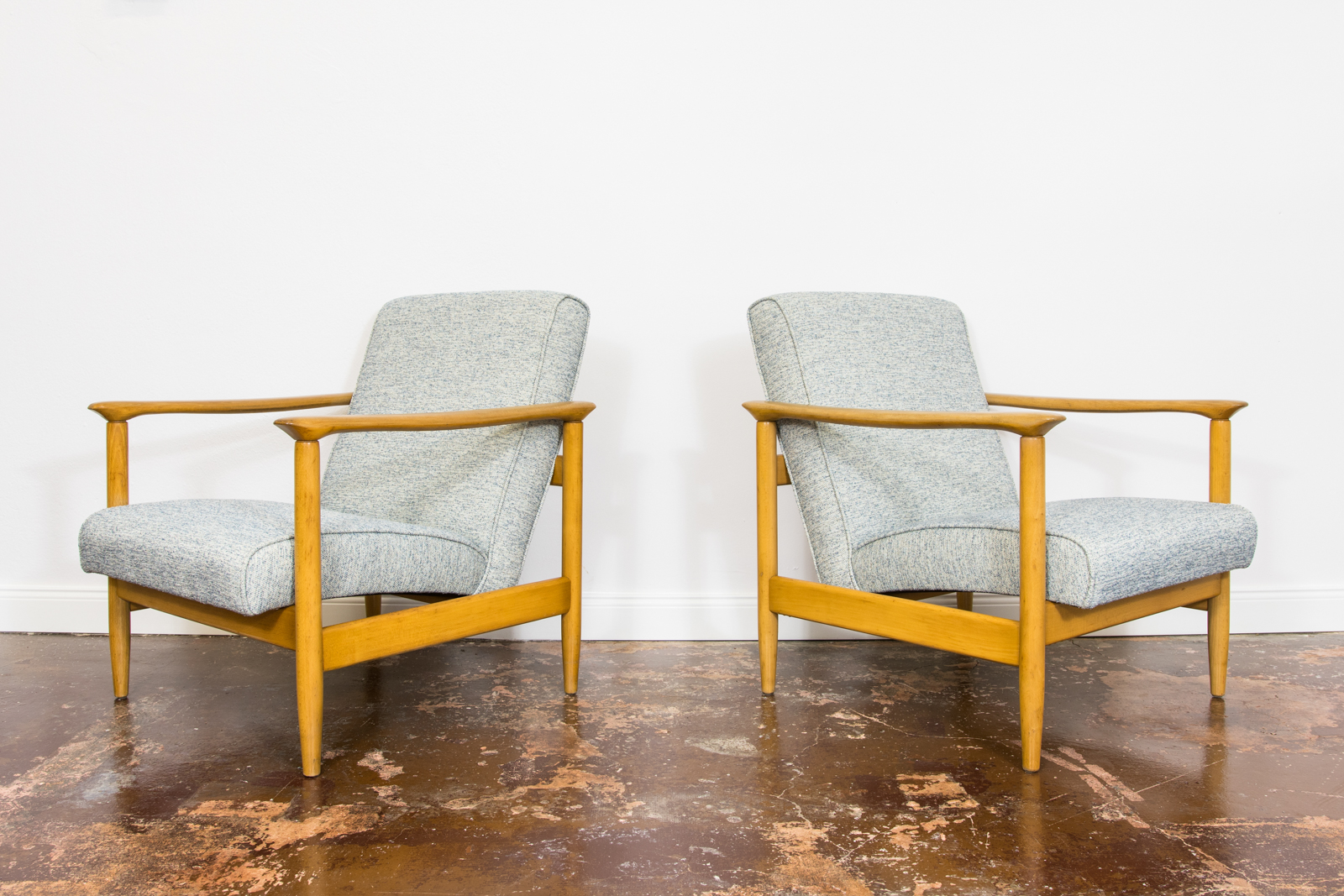 Pair of "GFM 142" armchairs by Edmund Homa, Poland, 1960s