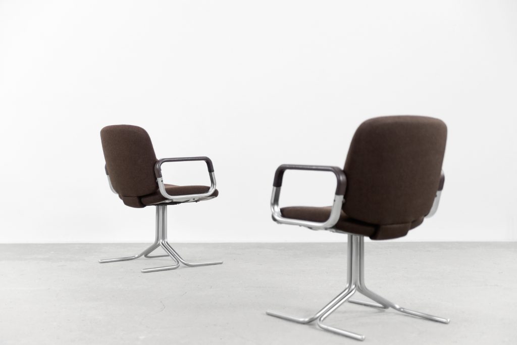 Mid-Century Modern Vintage Brown Aluminum German Chairs by Mauser, 1970s, Set of 2