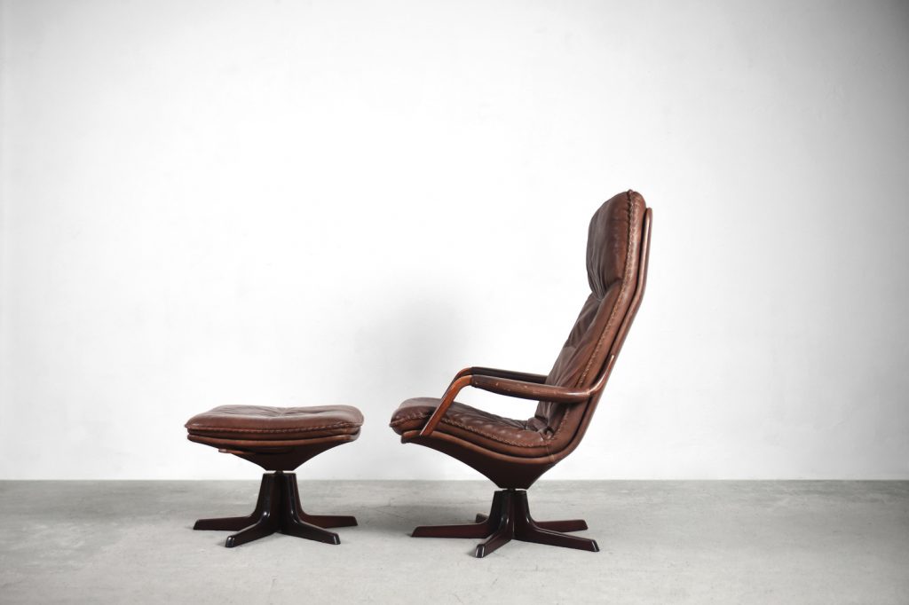Danish Leather Adjustable Easy Chair & Ottoman Set from Berg Furniture, 1970s