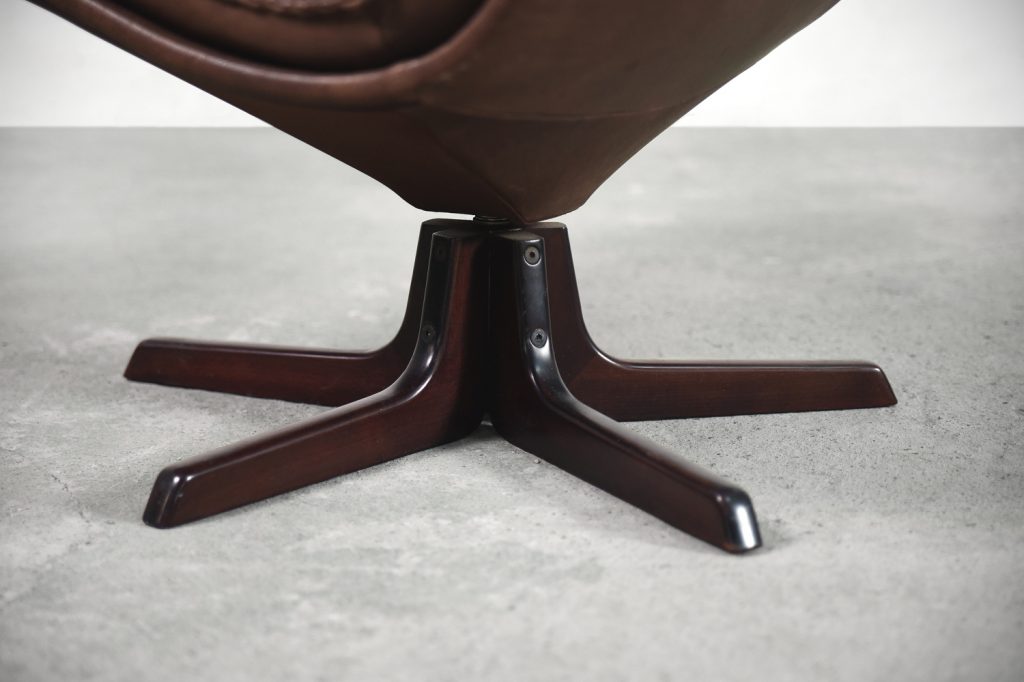 Danish Leather Adjustable Easy Chair & Ottoman Set from Berg Furniture, 1970s