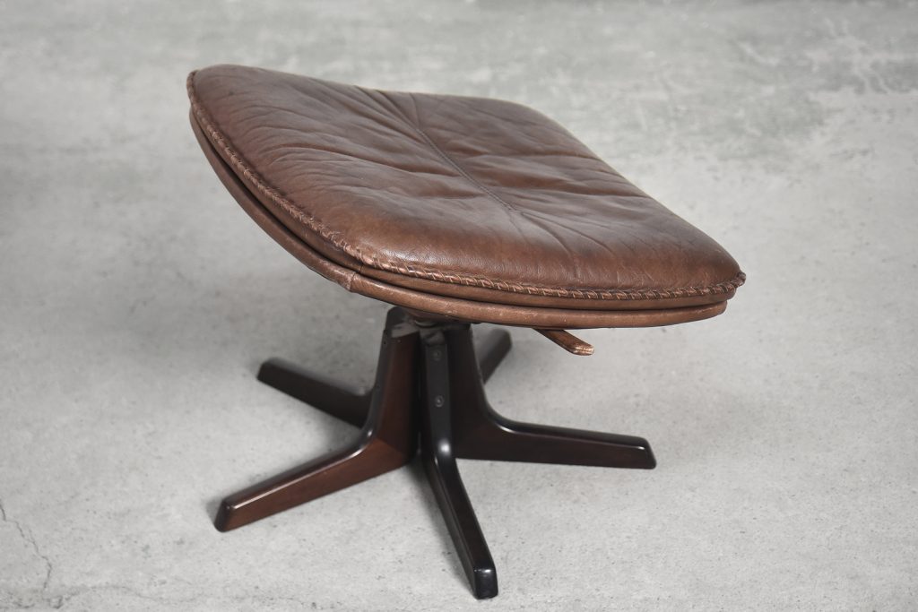 Danish Leather Adjustable Easy Chair & Ottoman Set from Berg Furniture, 1970s