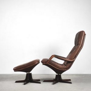 Danish Leather Adjustable Easy Chair & Ottoman Set from Berg Furniture, 1970s