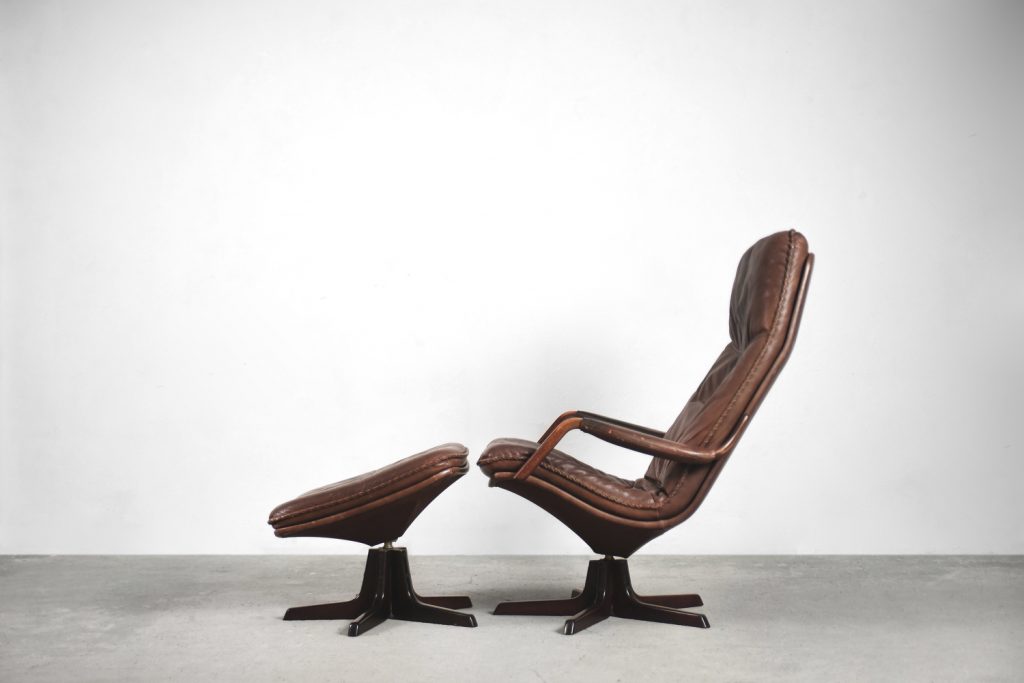 Danish Leather Adjustable Easy Chair & Ottoman Set from Berg Furniture, 1970s