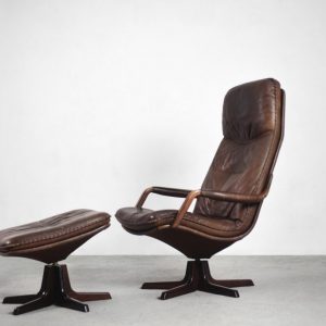 Danish Leather Adjustable Easy Chair & Ottoman Set from Berg Furniture, 1970s