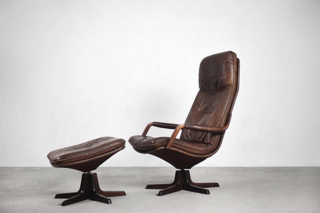 Danish Leather Adjustable Easy Chair & Ottoman Set from Berg Furniture, 1970s