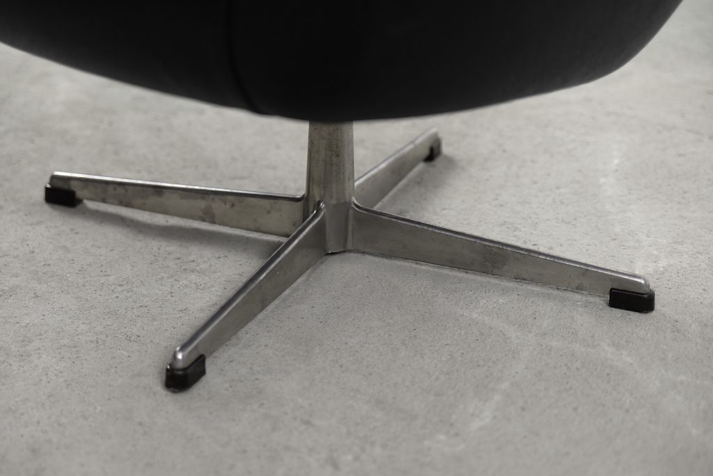 Scandinavian Vintage Black Swivel Chairs, 1970s, Set of 2