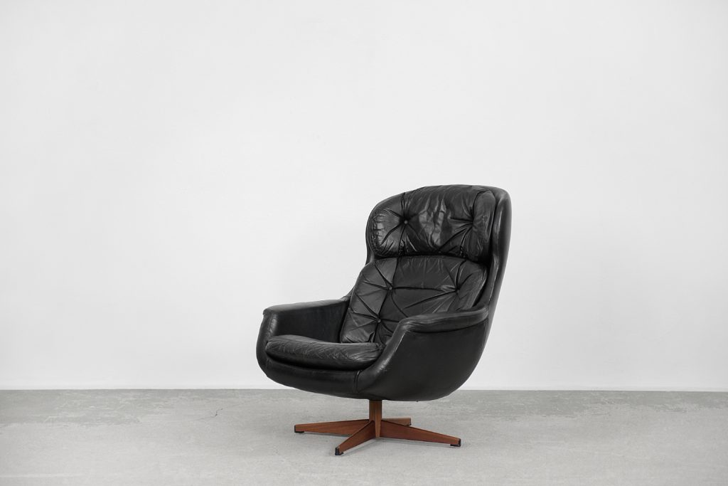 Swedish Modernist Leather Swivel Lounge Chair from Selig Imperial, 1970s