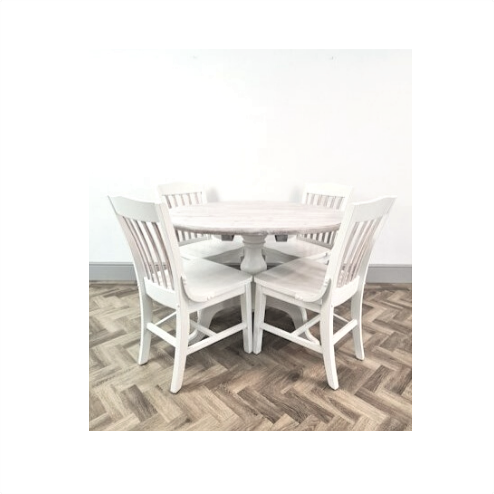 Kitchen/Dining Round Table and Four Chairs