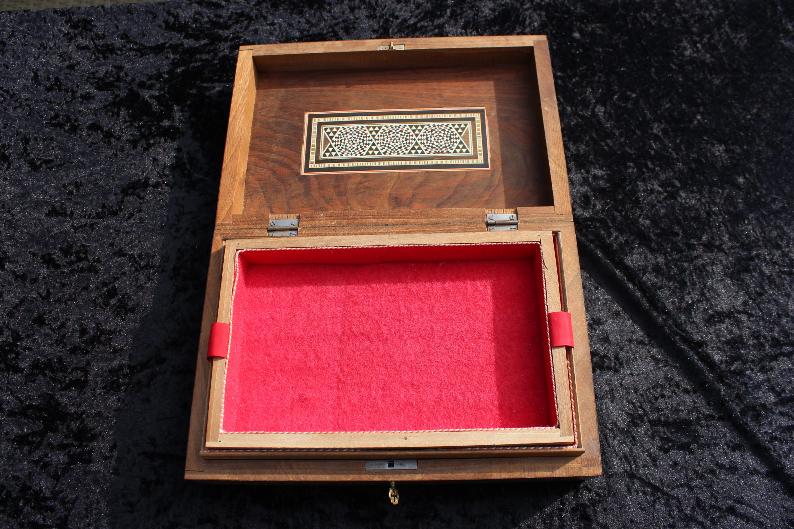 Fine Vintage Middle Eastern Inlaid Jewellery Box