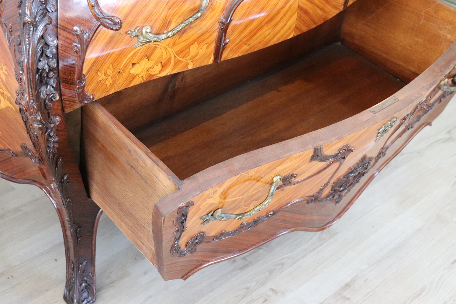 Chest of Drawers with Inlay Walnut, 1930s