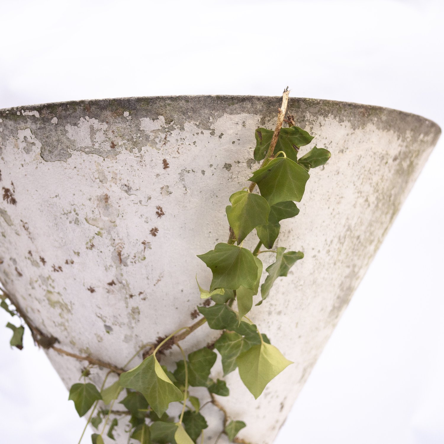 Extra Large Diablo Hourglass Garden Planters By Willy Guhl, 1950s, Set Of 2