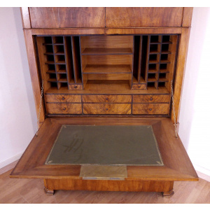 Nineteenth century secretaire in solid oak and walnut root