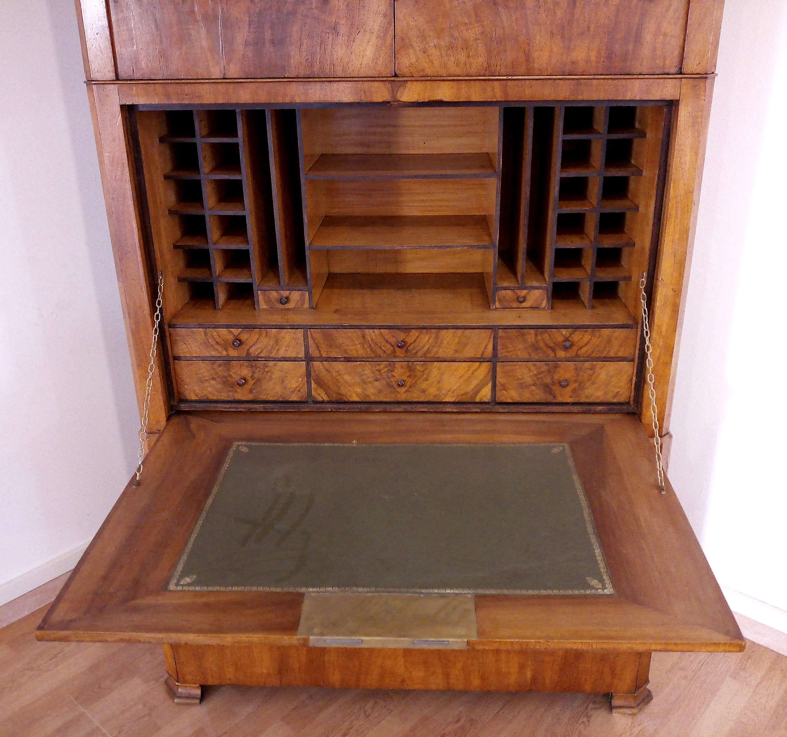 Nineteenth century secretaire in solid oak and walnut root