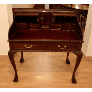 Chippendale writing desk in mahogany