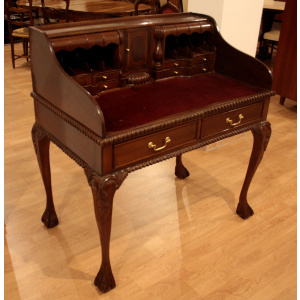 Chippendale writing desk in mahogany