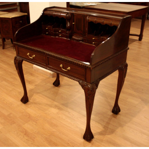 Chippendale writing desk in mahogany