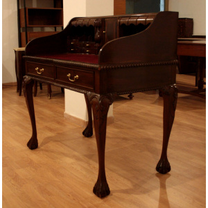 Chippendale writing desk in mahogany