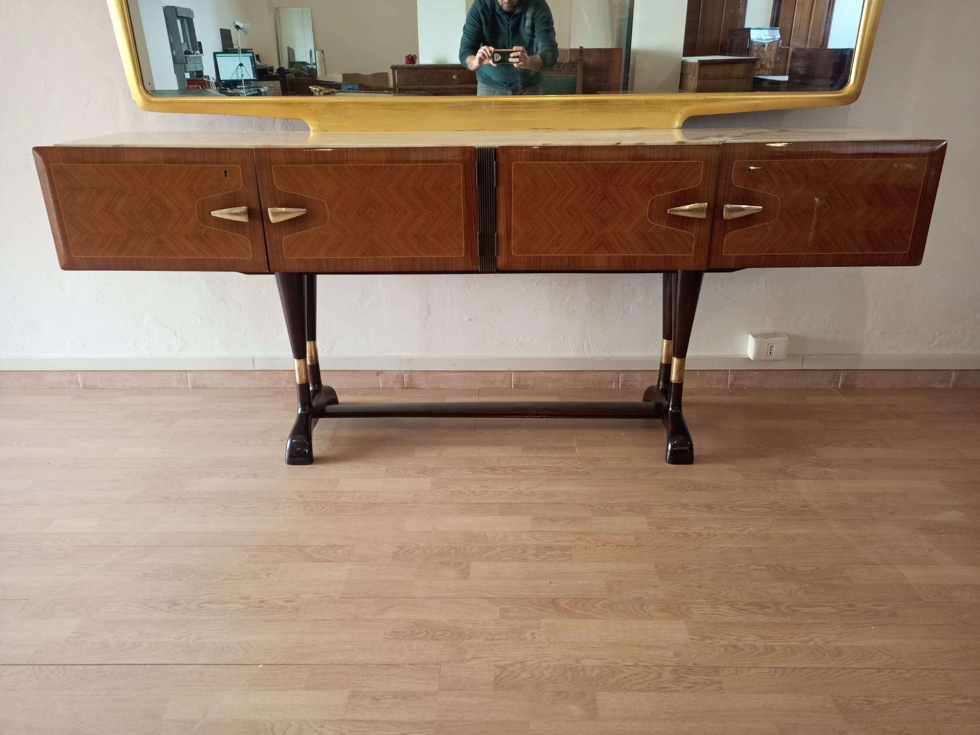 Mid-Century Italian Modern Sideboard With Golden Mirror by Vittorio Dassi for Cecchini