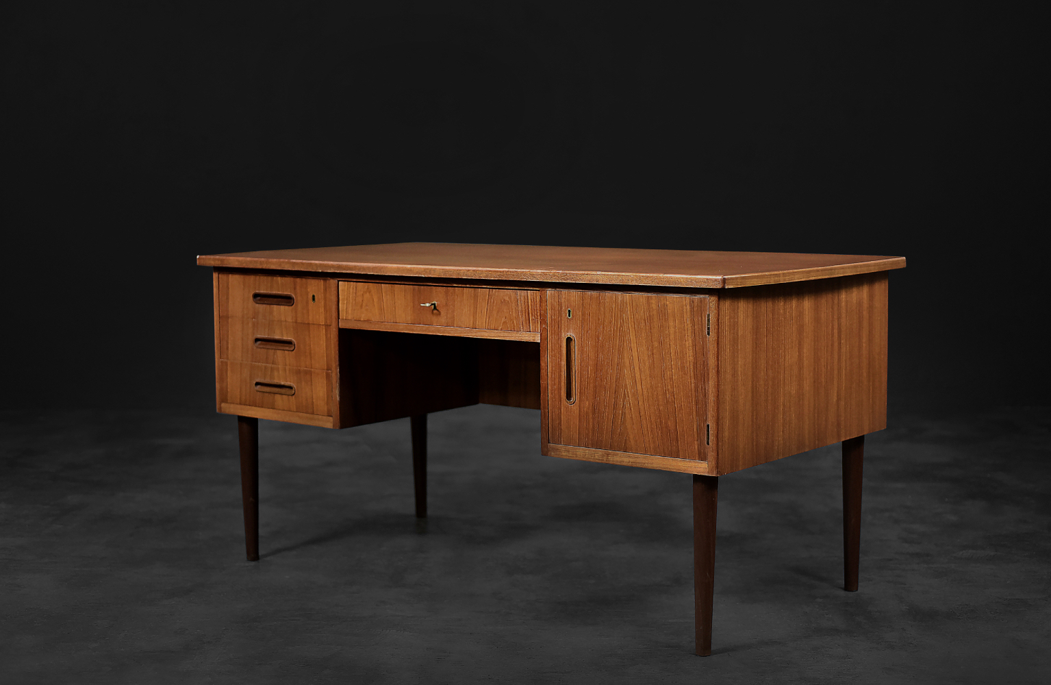 Vintage Classic Mid-Century Danish Scandinavian Modern Teak Bilateral Desk, 1960s