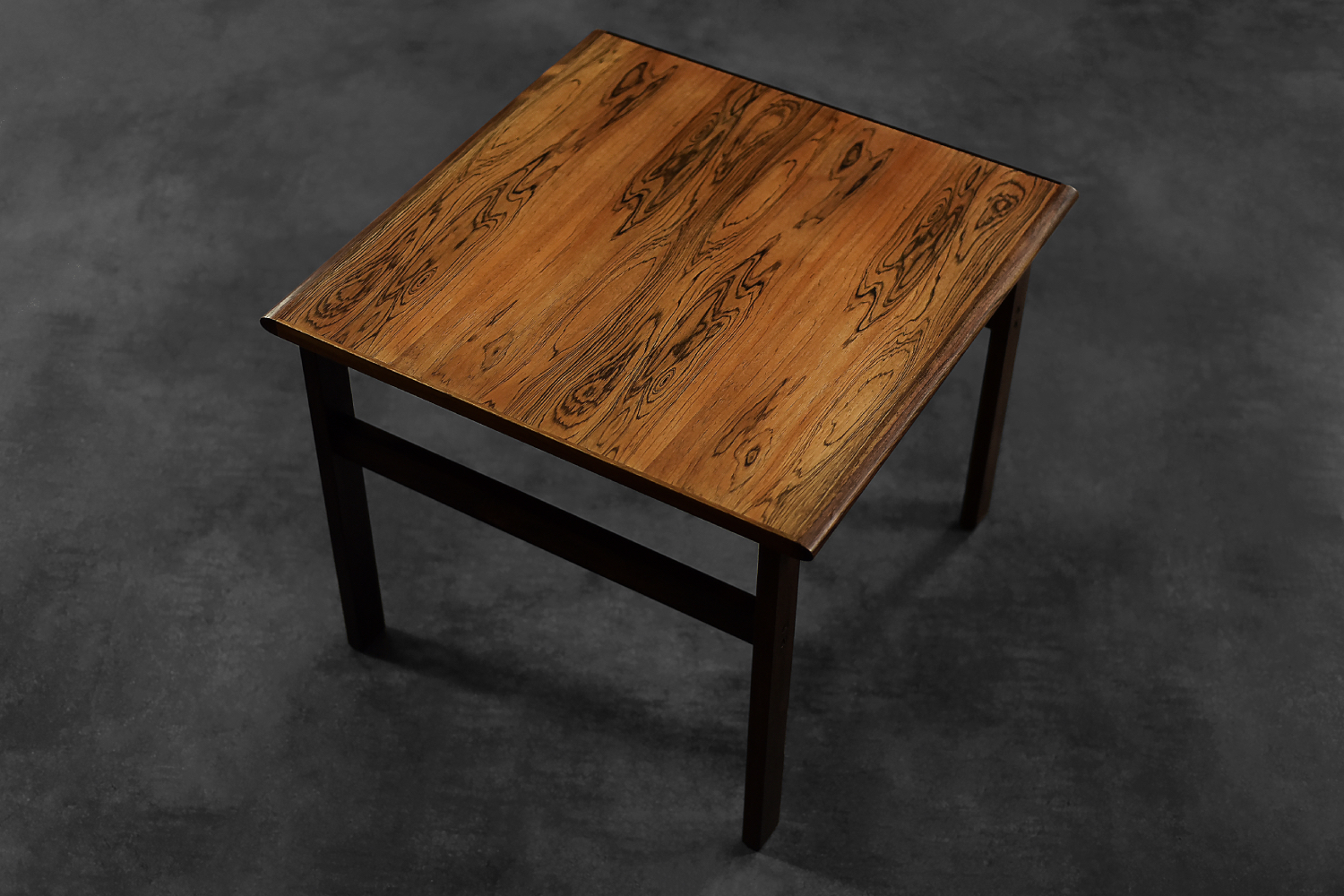 Vintage Classic Mid-Century Danish Modern Rosewood Coffee Table Capella by Illum Wikkelsø for Niels Eilersen, 1960s