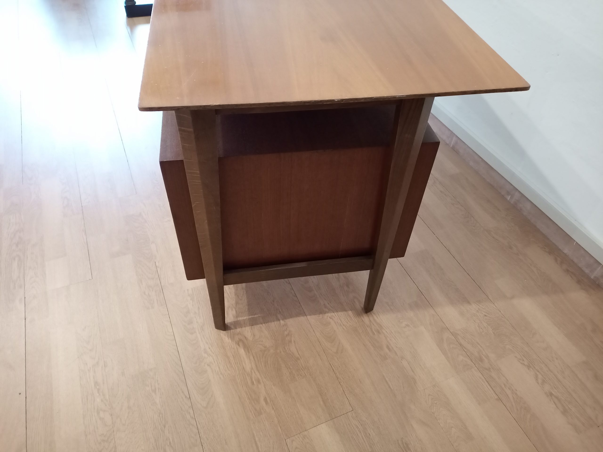 Desk in Teak Oak and Brass by Edmondo Palutari for Dassi