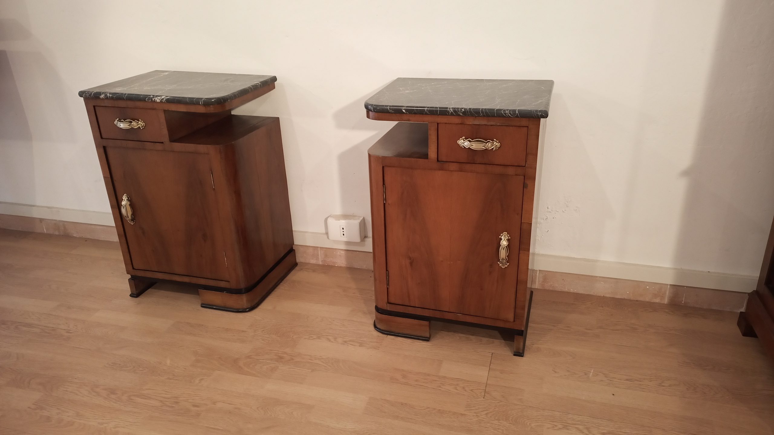 Art Deco Italian Bedside Tables in Walnut, Set of 2