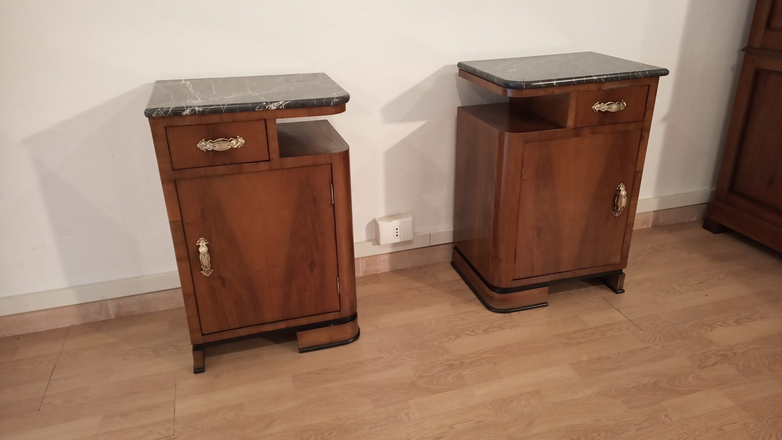 Art Deco Italian Bedside Tables in Walnut, Set of 2