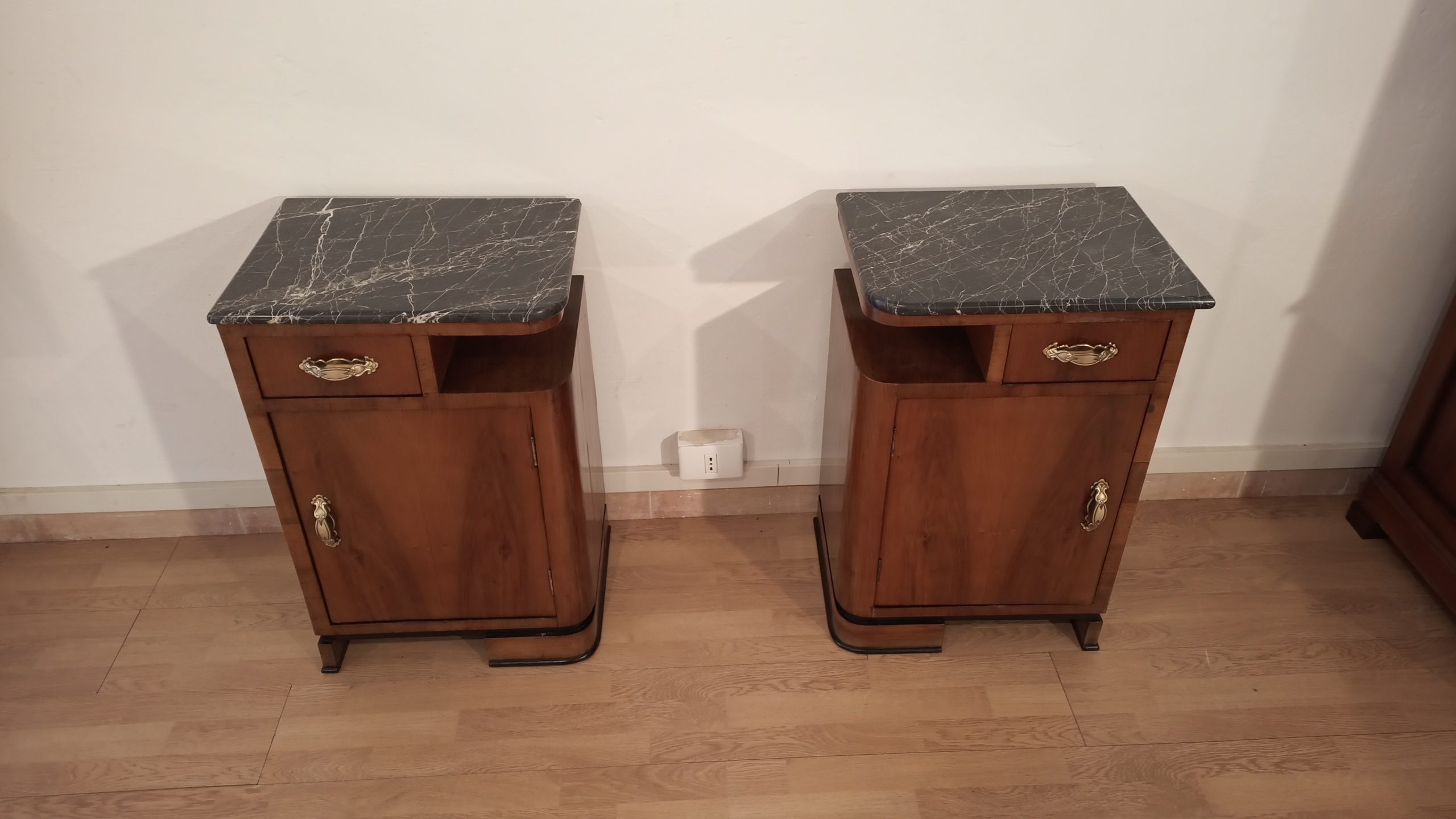 Art Deco Italian Bedside Tables in Walnut, Set of 2