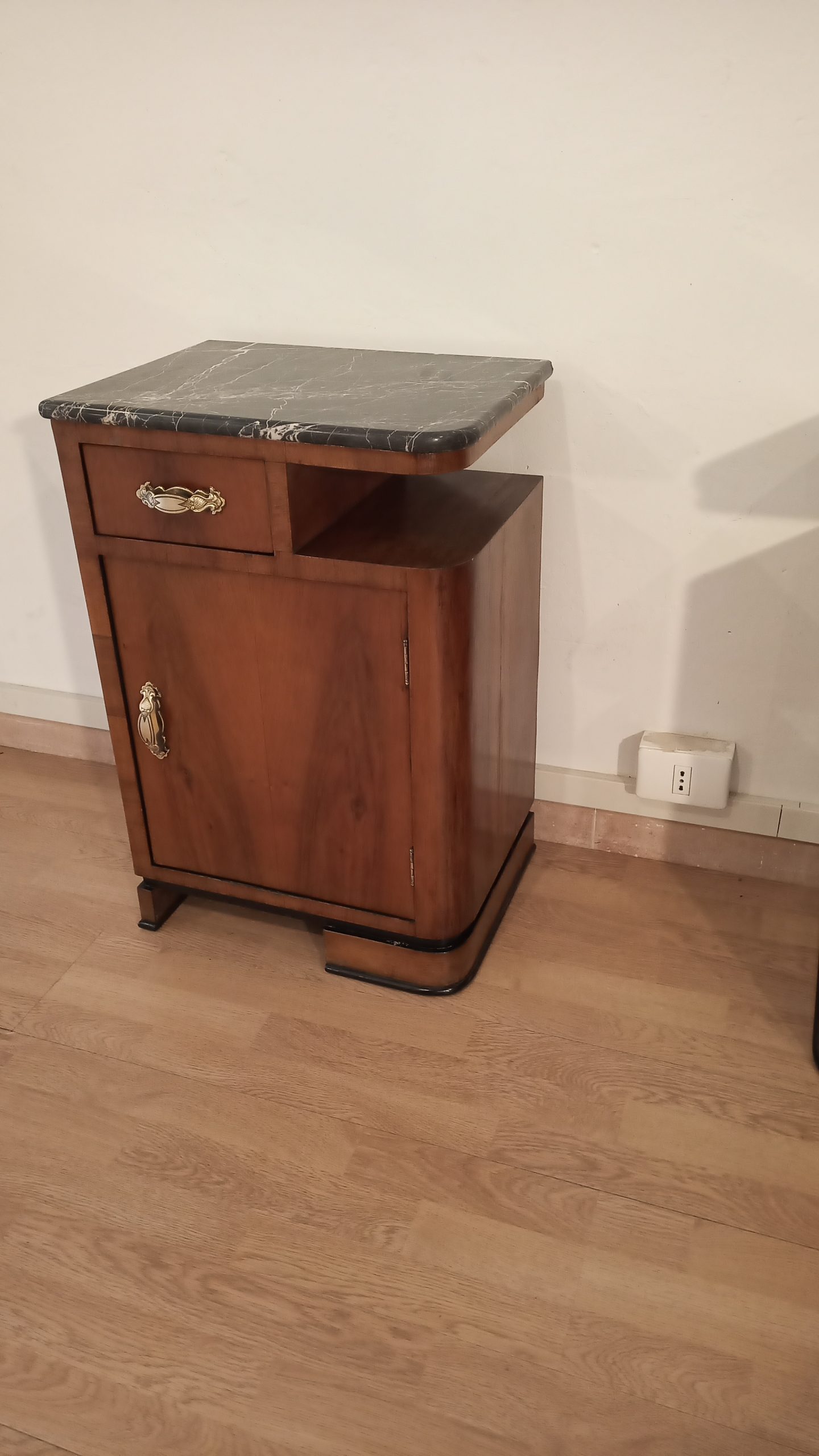 Art Deco Italian Bedside Tables in Walnut, Set of 2