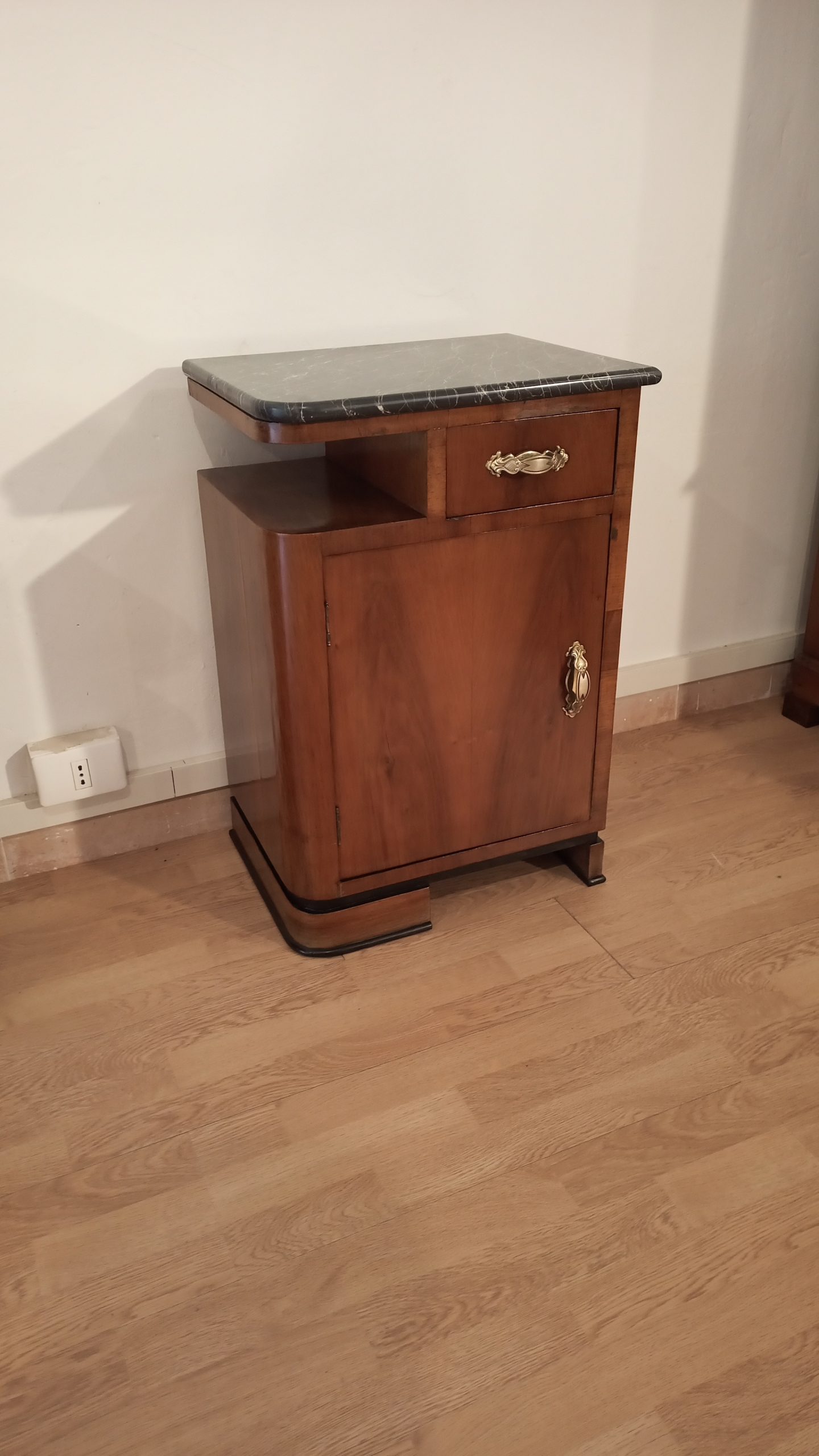 Art Deco Italian Bedside Tables in Walnut, Set of 2