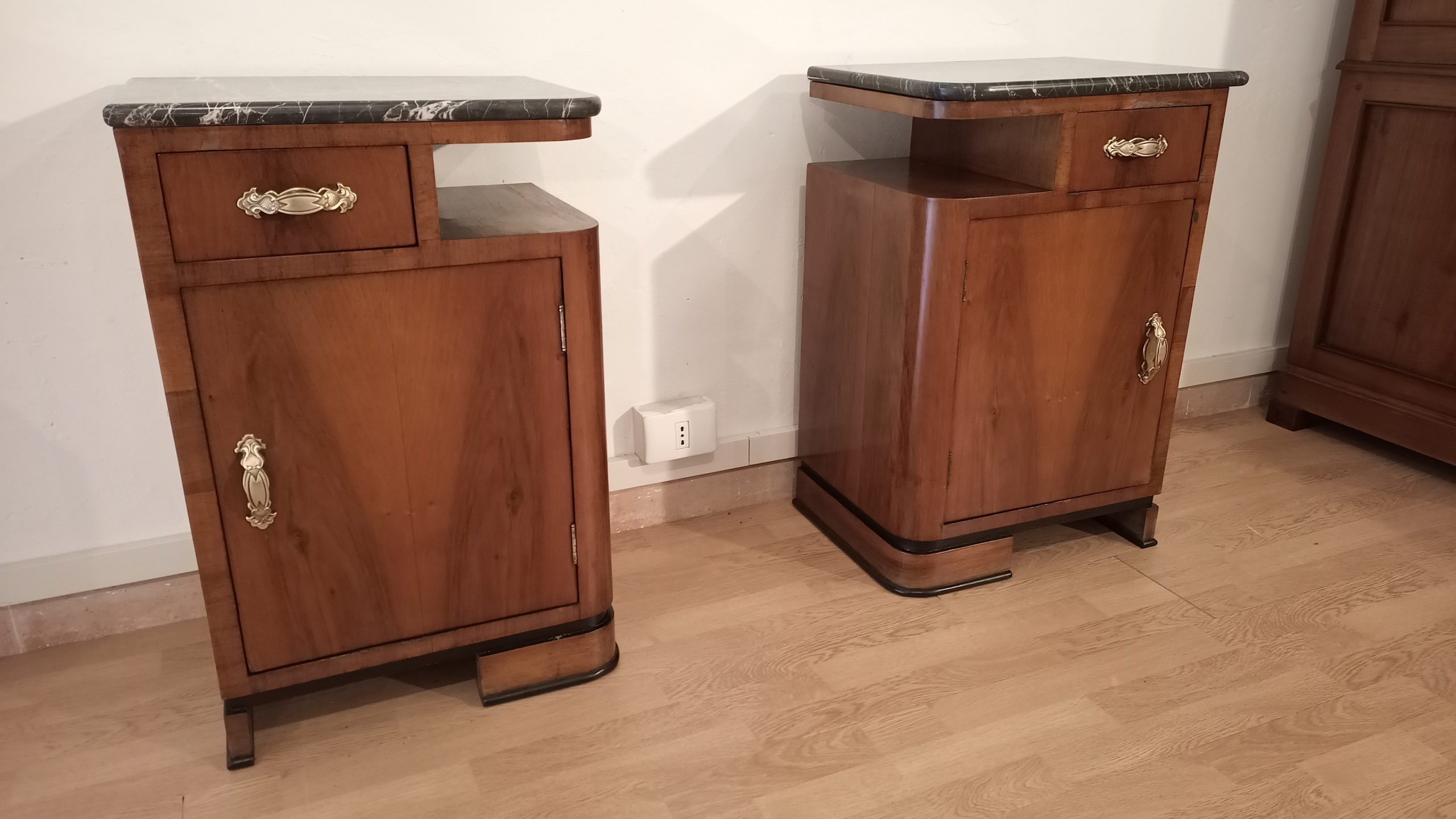 Art Deco Italian Bedside Tables in Walnut, Set of 2