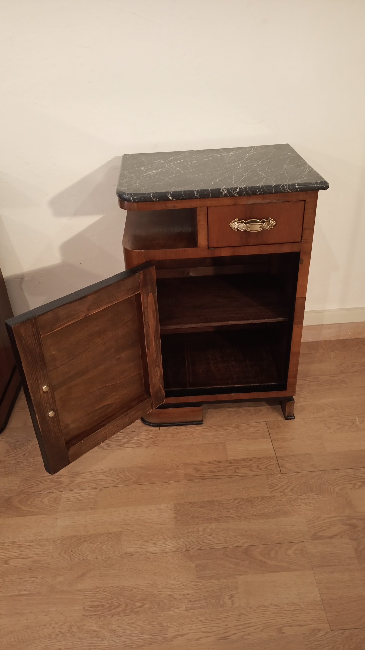 Art Deco Italian Bedside Tables in Walnut, Set of 2
