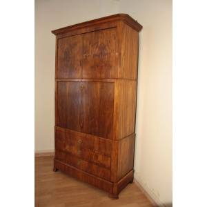 Nineteenth century secretaire in solid oak and walnut root
