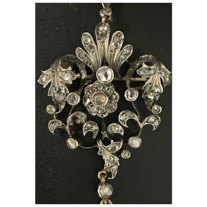Antique Art Nouveau Diamond pendant set in 18 Kt Gold and Silver