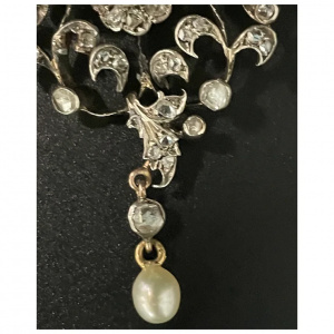 Antique Art Nouveau Diamond pendant set in 18 Kt Gold and Silver
