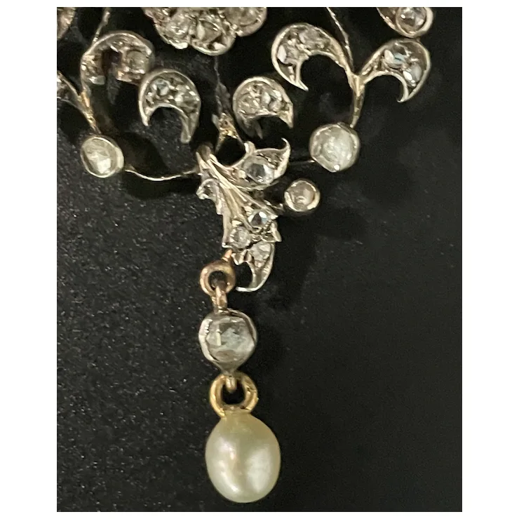 Antique Art Nouveau Diamond pendant set in 18 Kt Gold and Silver