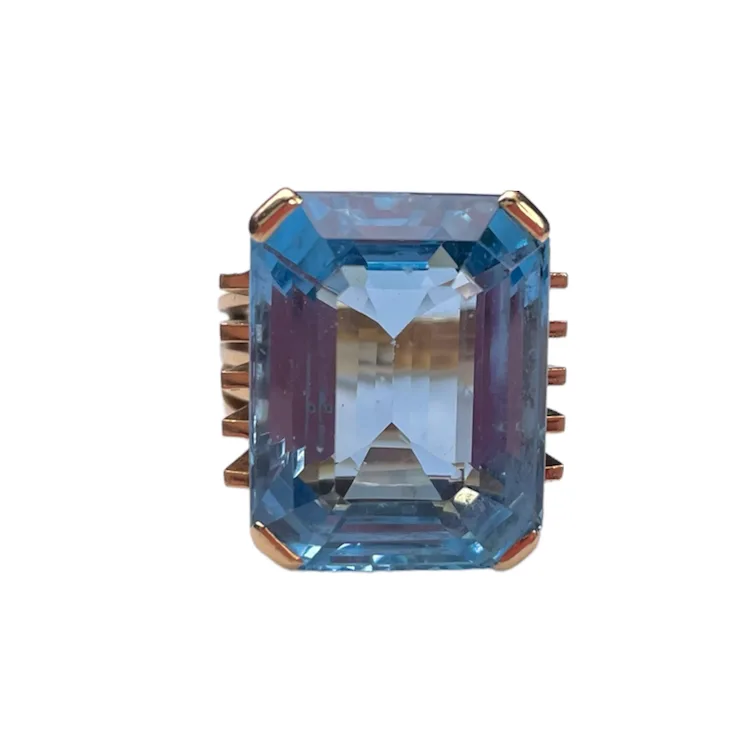 Art Deco Ring, 18K gold, with a large Santa Maria color Aquamarine of 26,49 ct