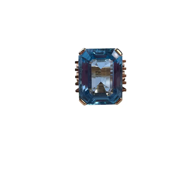 Art Deco Ring, 18K gold, with a large Santa Maria color Aquamarine of 26,49 ct