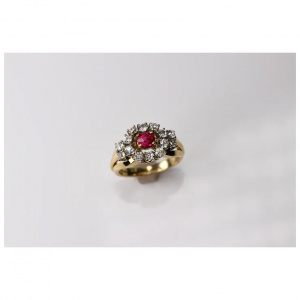 Beautiful 0.5 Ct Ruby Ring with 0.84 Ct Diamonds - Set in 18K Yellow Gold