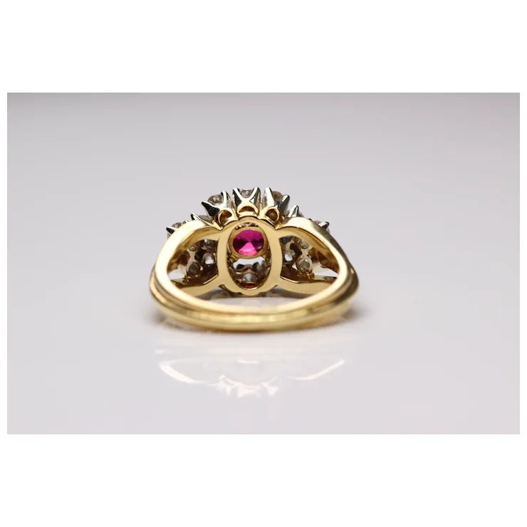 Beautiful 0.5 Ct Ruby Ring with 0.84 Ct Diamonds - Set in 18K Yellow Gold