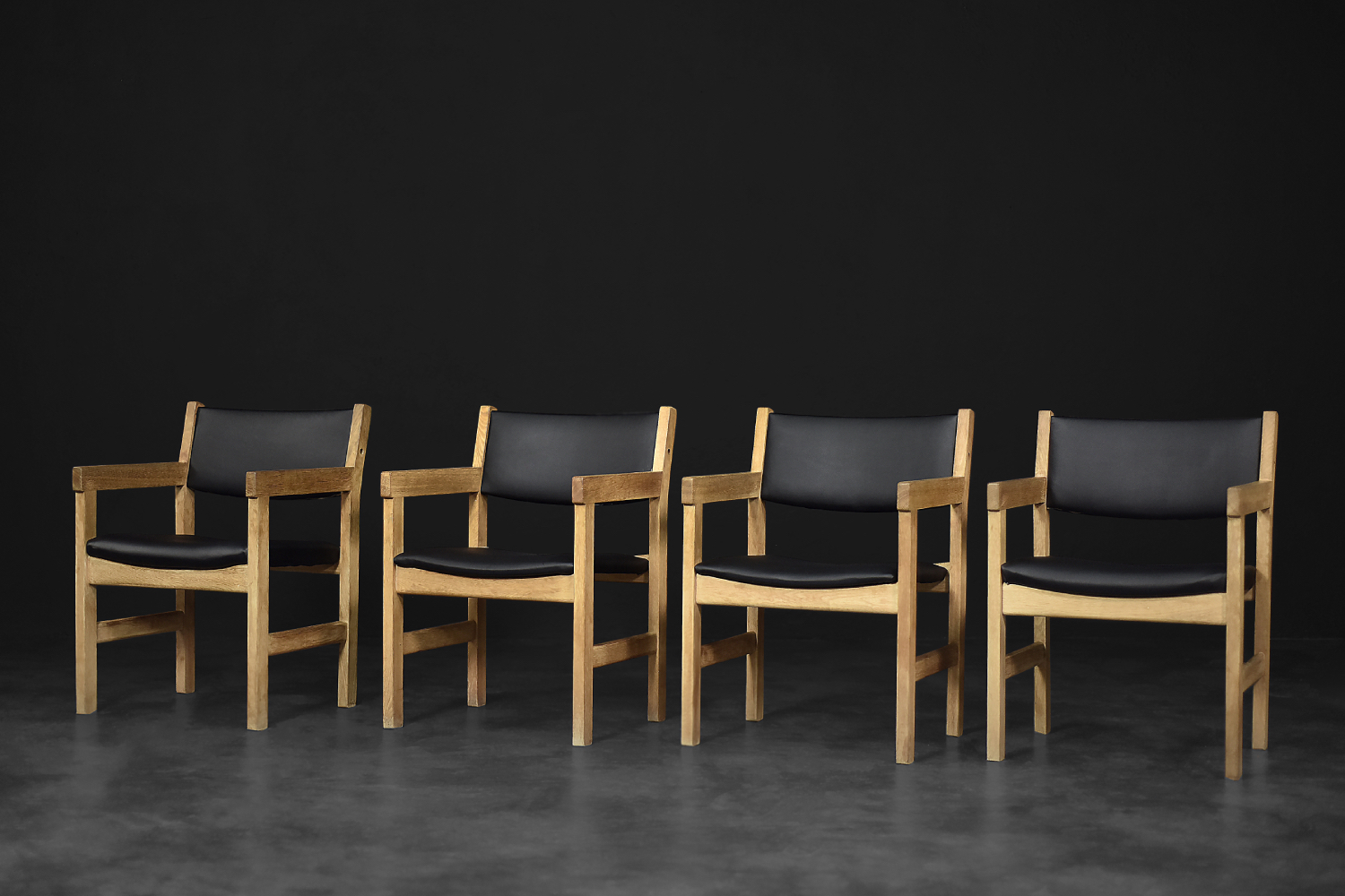 Vintage Mid-Century Danish Modern Oak Chairs by Hans J. Wegner for Getama, 1960s, Set of 4