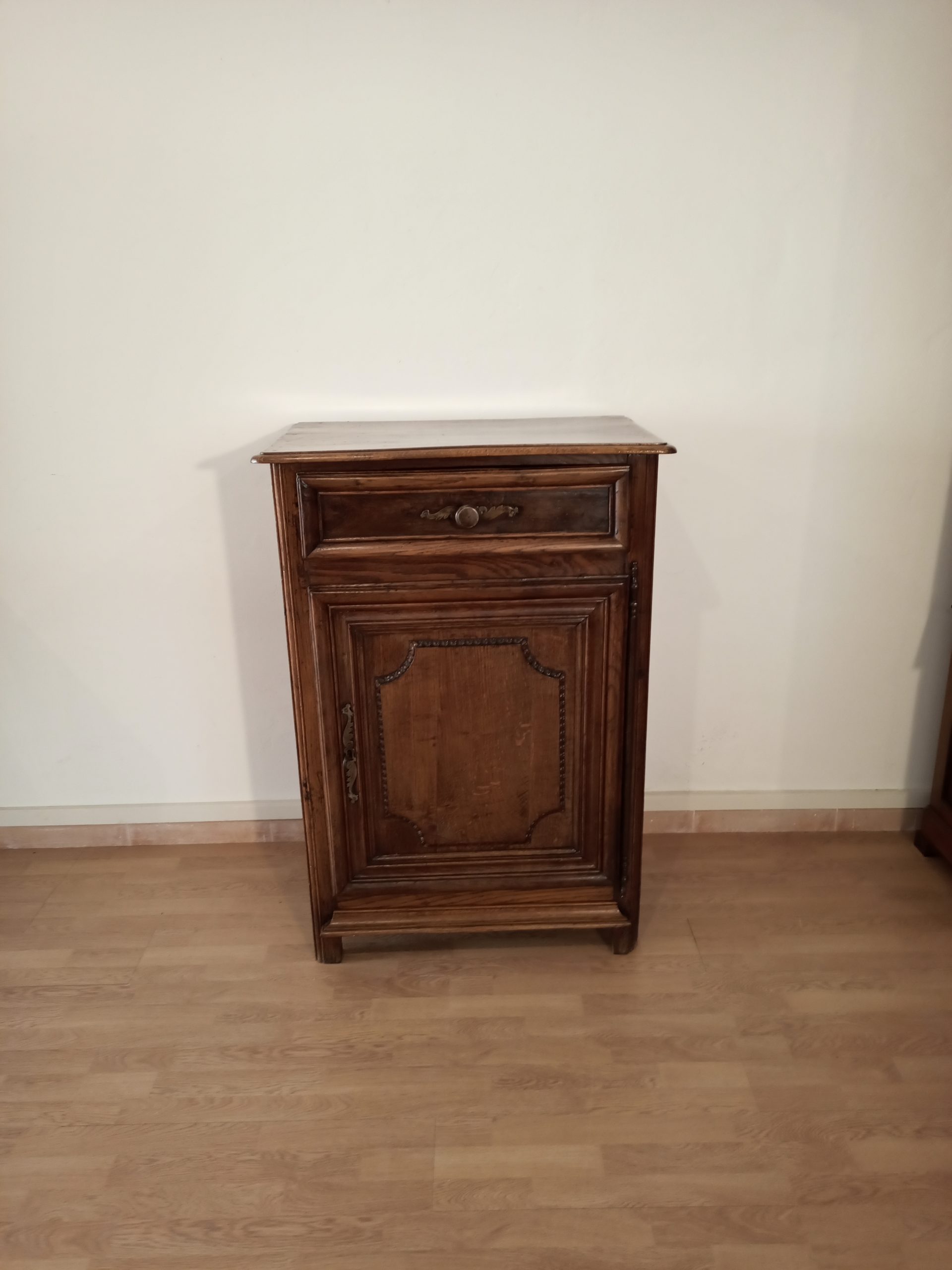 Low sideboard 1700