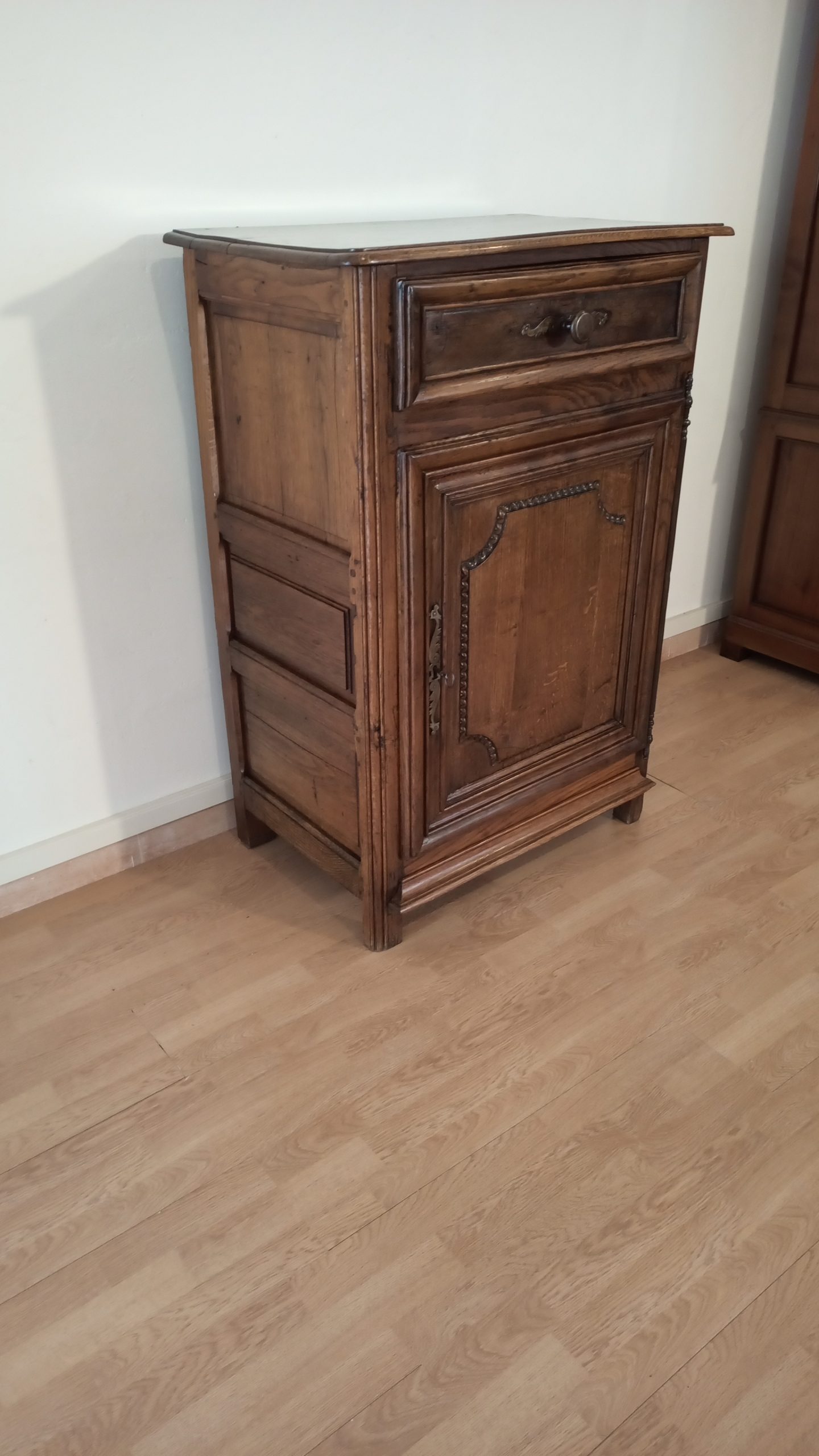 Low sideboard 1700
