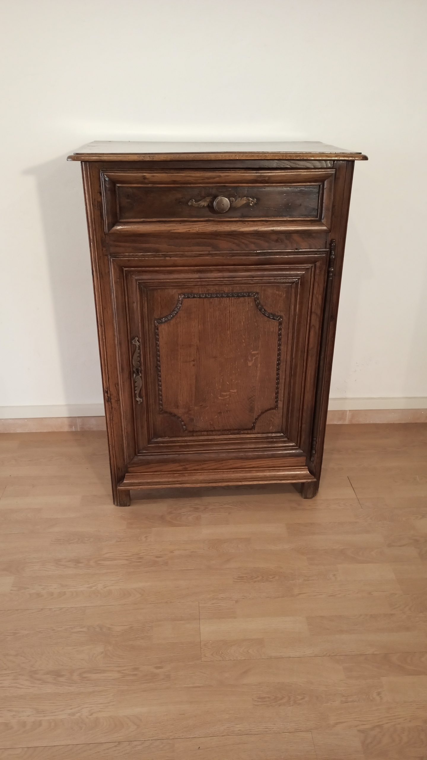 Low sideboard 1700