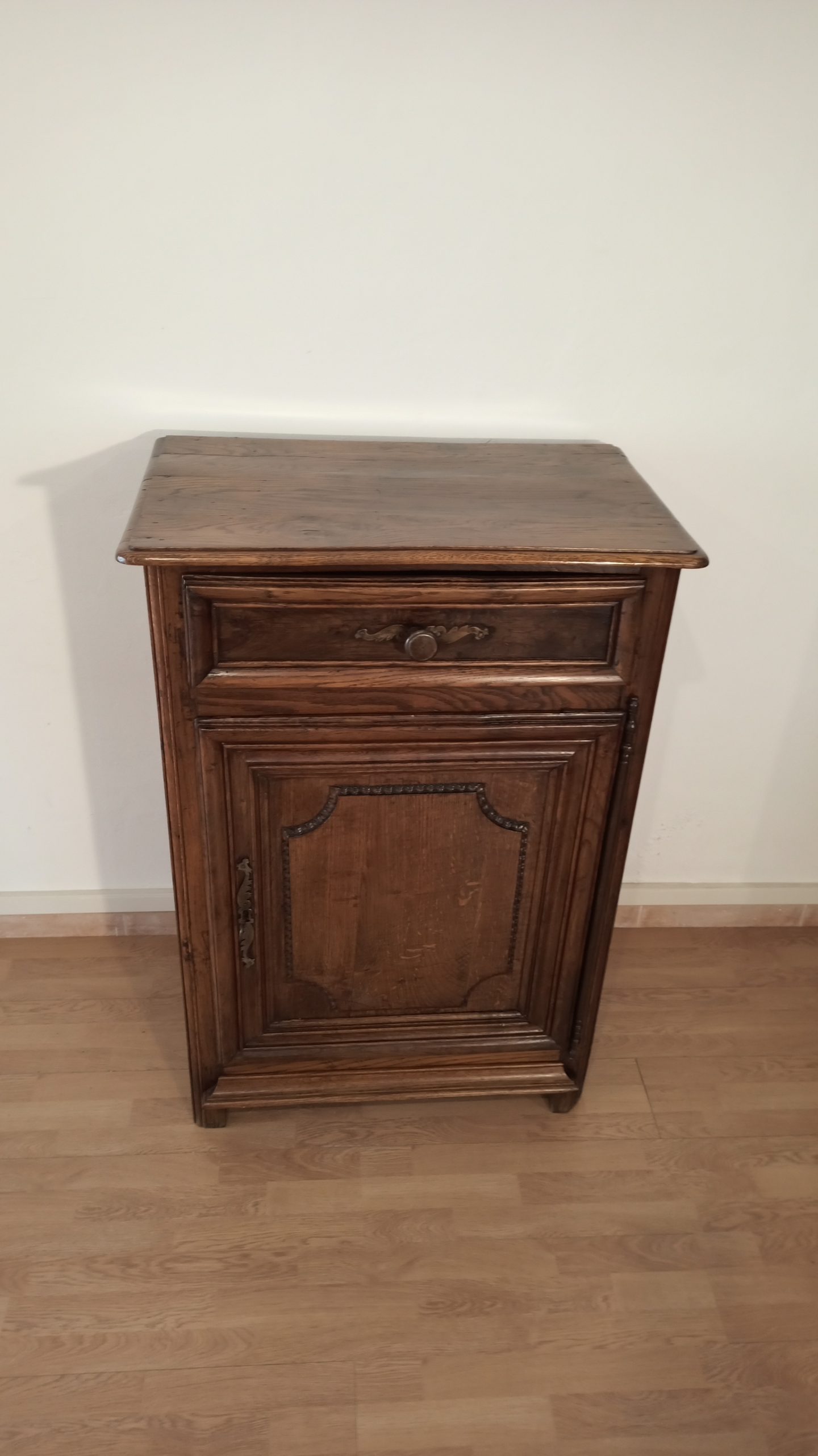 Low sideboard 1700
