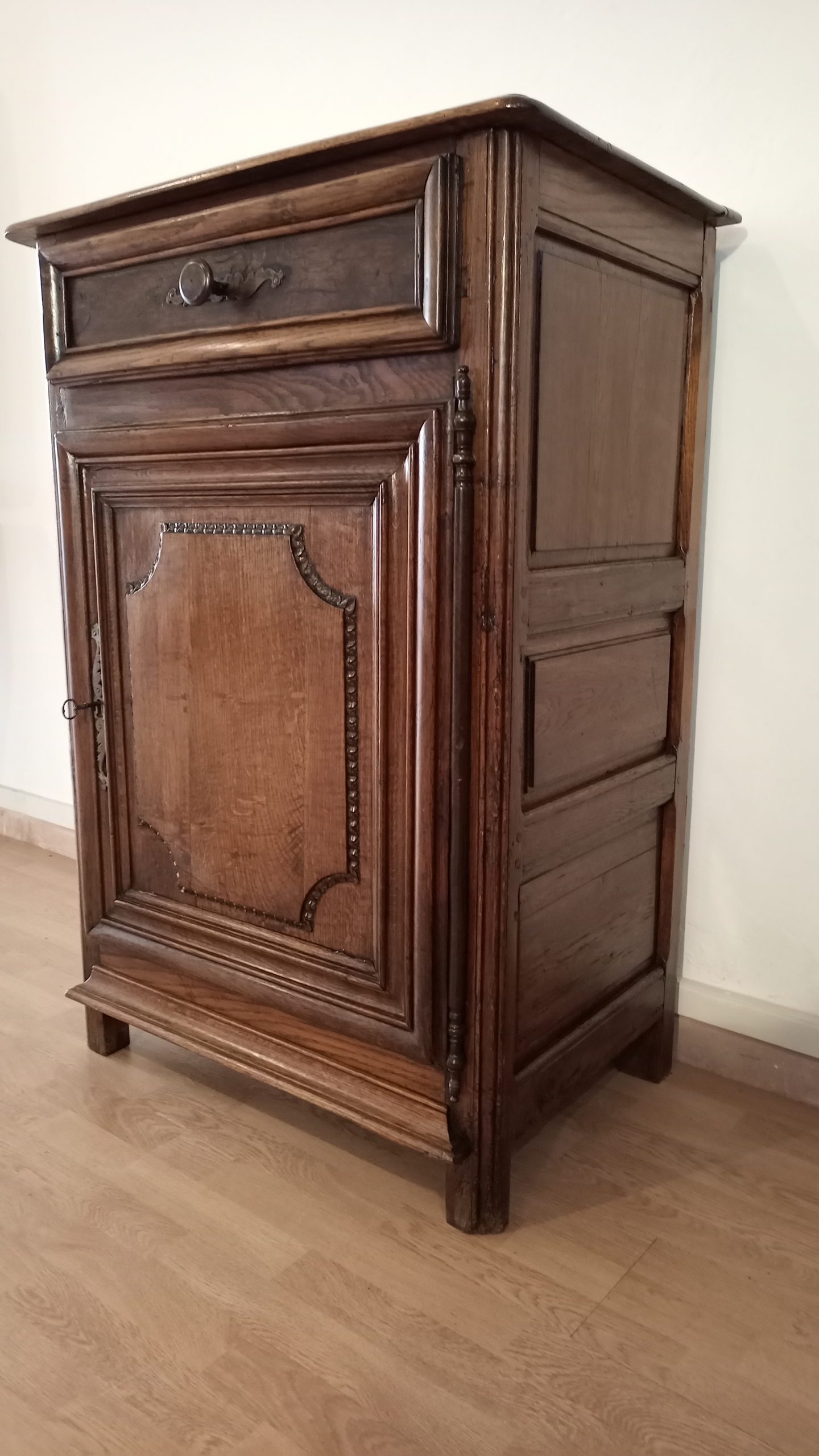 Low sideboard 1700
