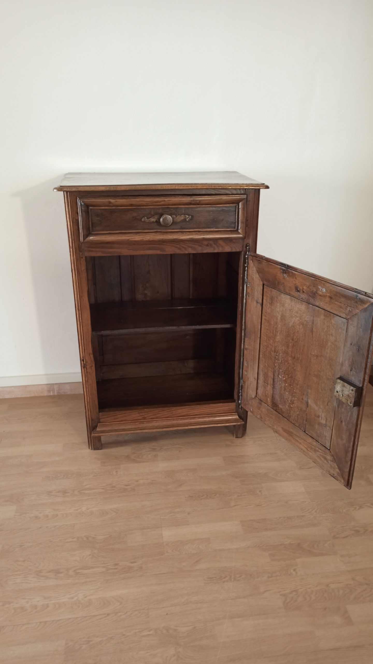 Low sideboard 1700