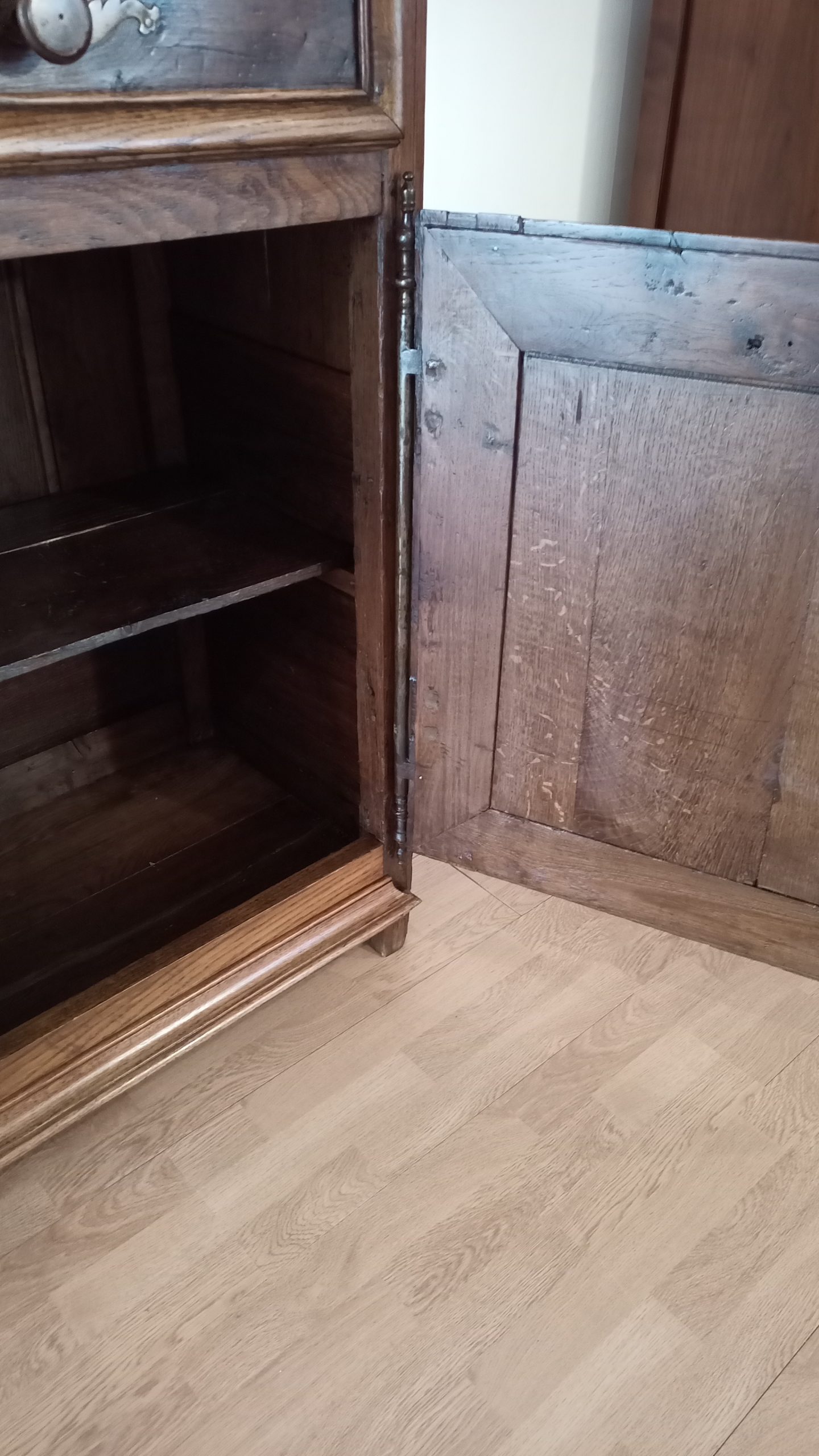 Low sideboard 1700