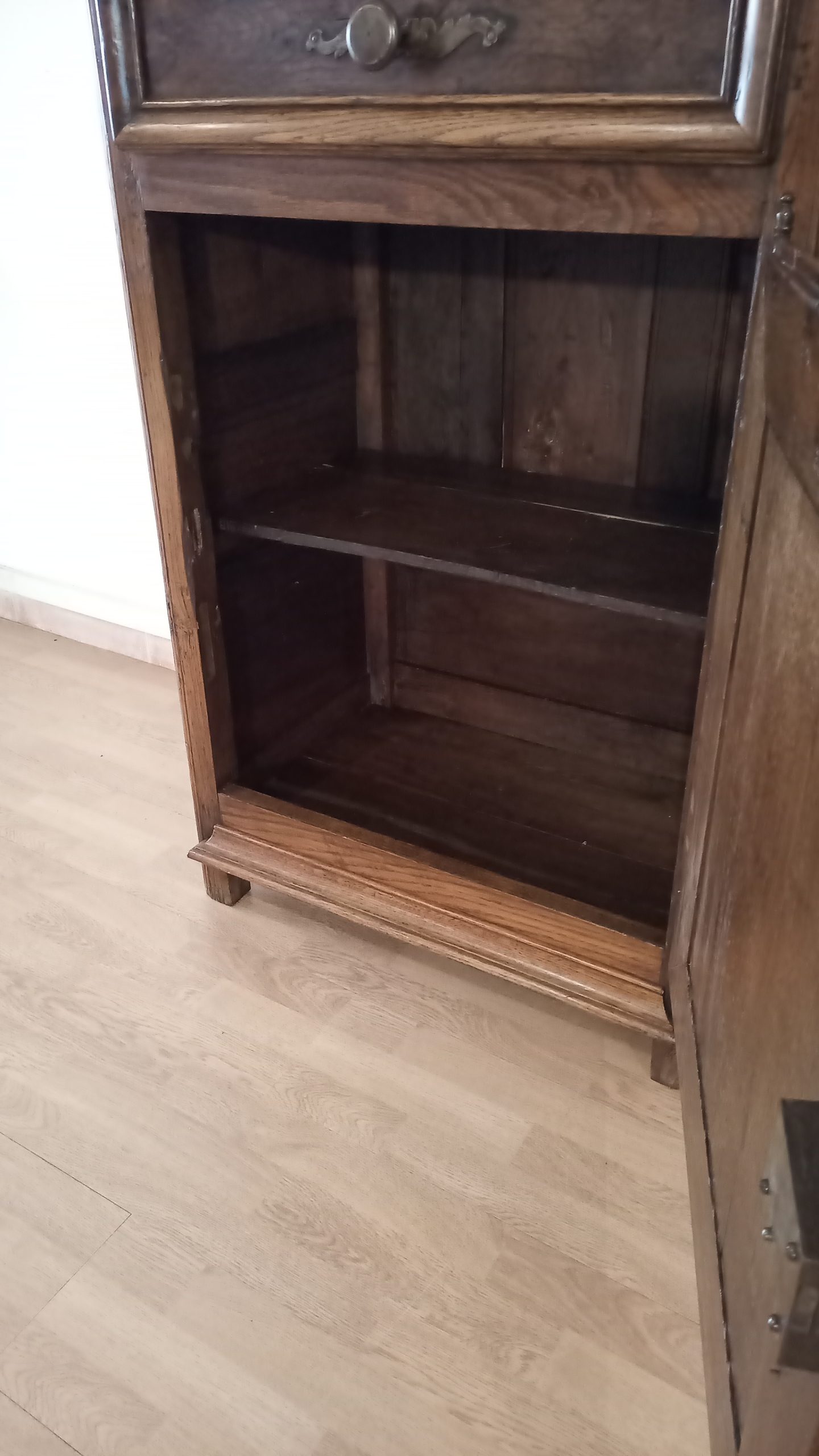 Low sideboard 1700